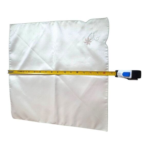 Vintage Set Of 8 White Embroidered Floral Cloth Napkins 17" Elegant Table Decor - Picture 8 of 9